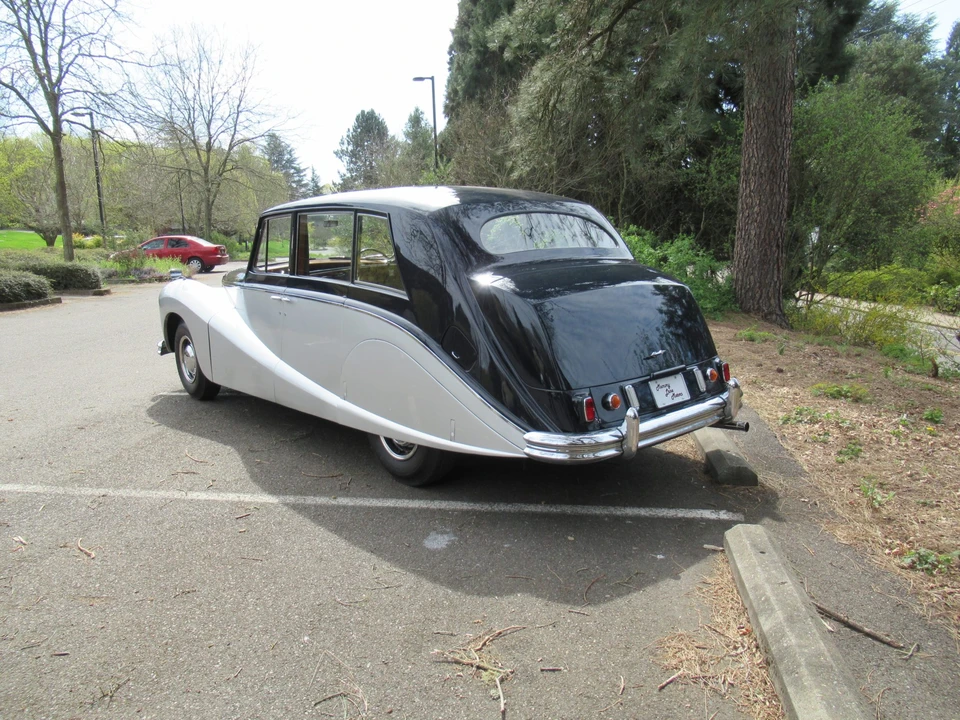 1955 Daimler - Image 14 of 31
