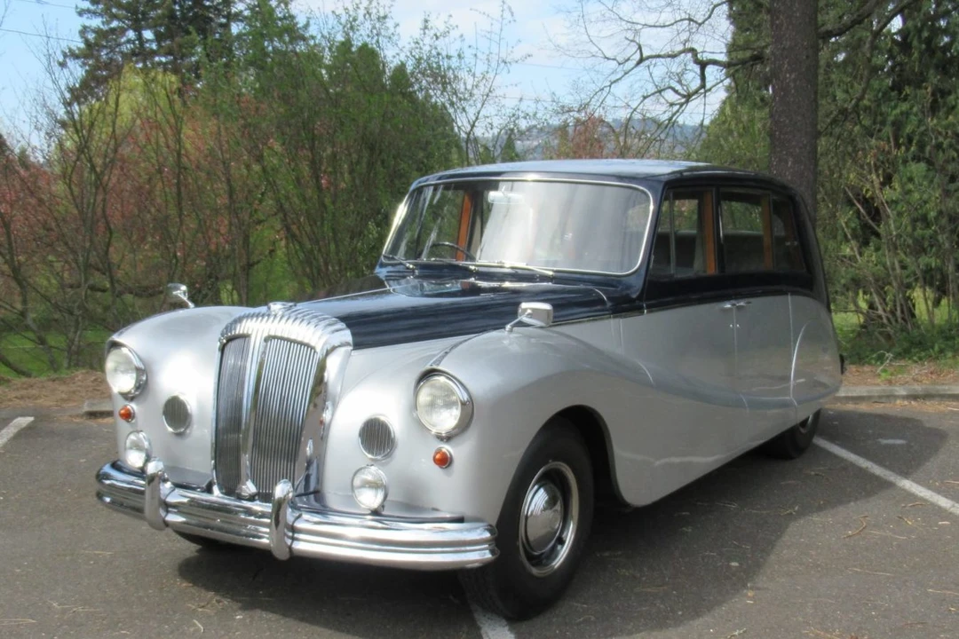1955 Daimler - Image 10 of 31