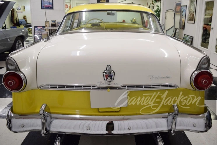 1955 Ford Fairlane 1st Gen - Image 26 of 31
