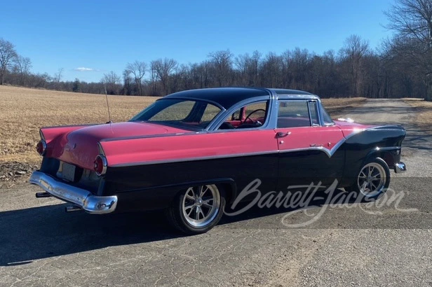 1955 Ford Fairlane 1st Gen - Image 4 of 8