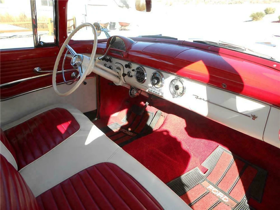 1955 Ford Fairlane 1st Gen - Image 4 of 5