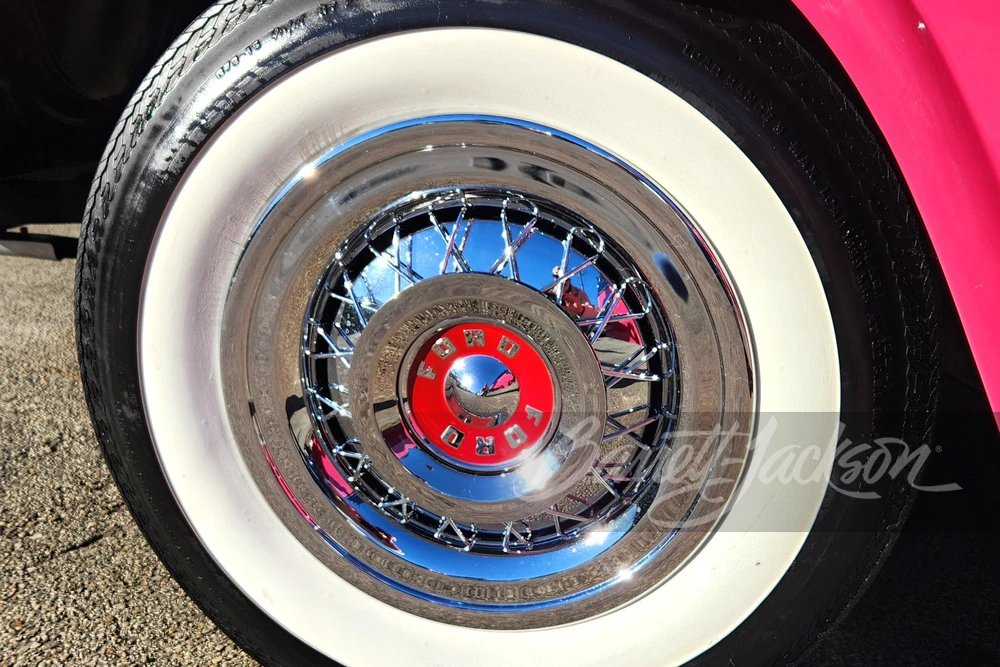 1955 Ford Fairlane 1st Gen - Image 21 of 23