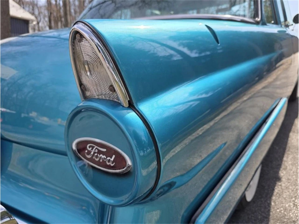 1955 Ford Customline - Image 19 of 31