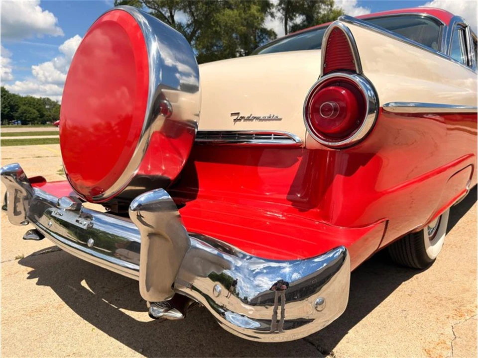 1955 Ford Crown Victoria - Image 21 of 31
