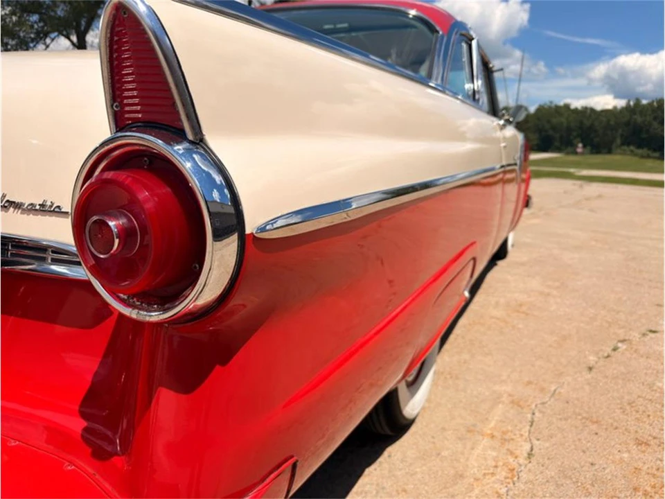 1955 Ford Crown Victoria - Image 22 of 31