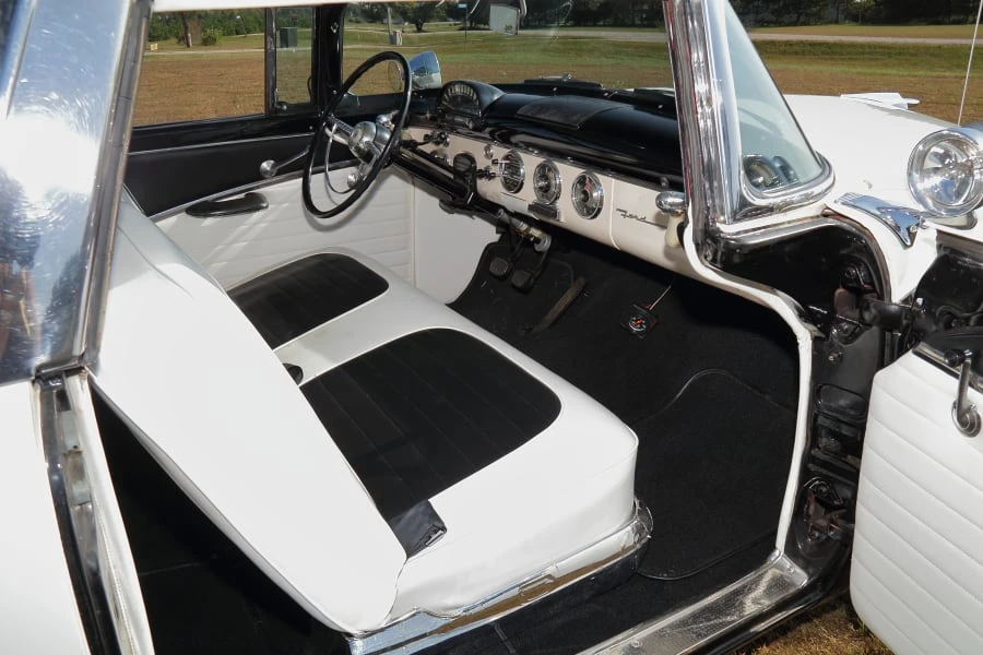 1955 Ford Fairlane 1st Gen - Image 19 of 27