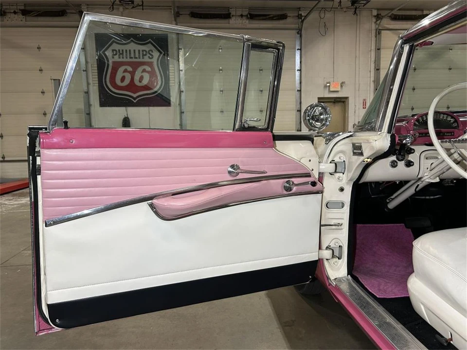 1955 Ford Crown Victoria - Image 28 of 31