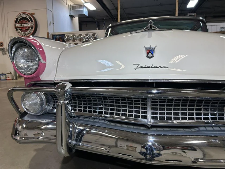 1955 Ford Crown Victoria - Image 10 of 31