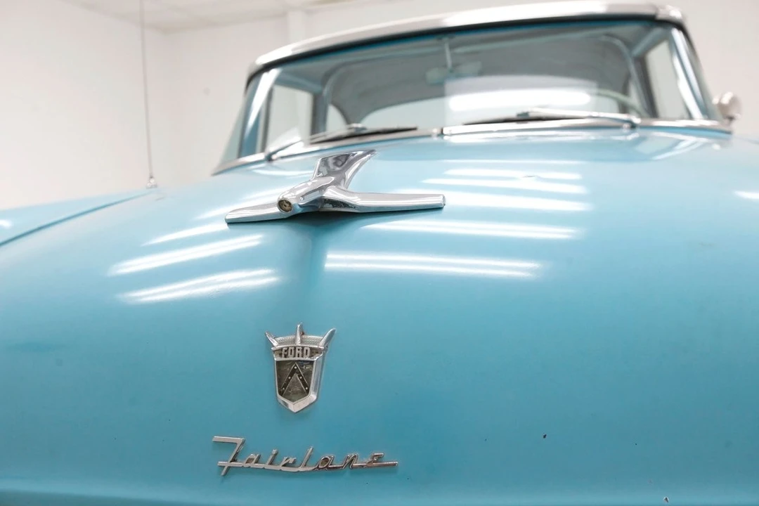 1955 Ford Crown Victoria - Image 16 of 21