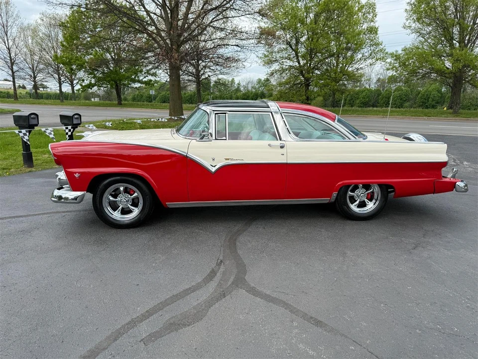 1955 Ford Crown Victoria - Image 5 of 31