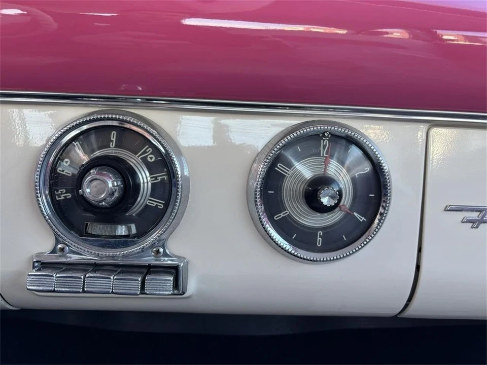 1955 Ford Fairlane 1st Gen - Image 21 of 31