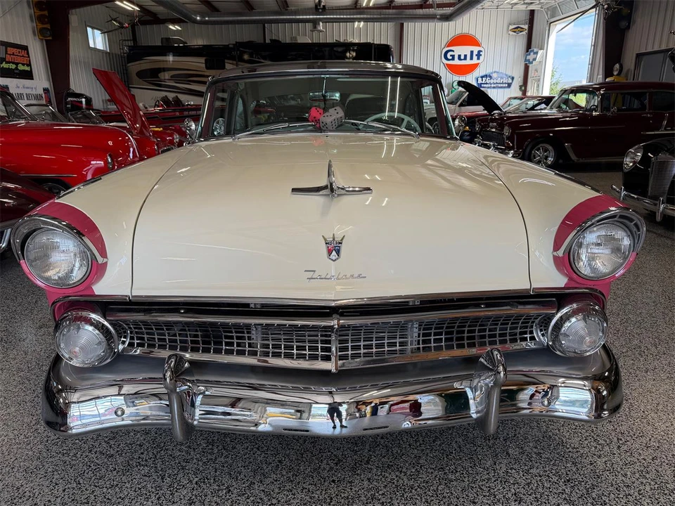 1955 Ford Crown Victoria - Image 3 of 31