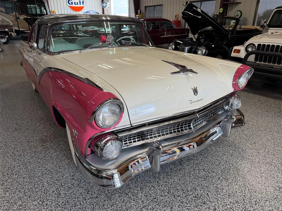 1955 Ford Crown Victoria - Image 4 of 31