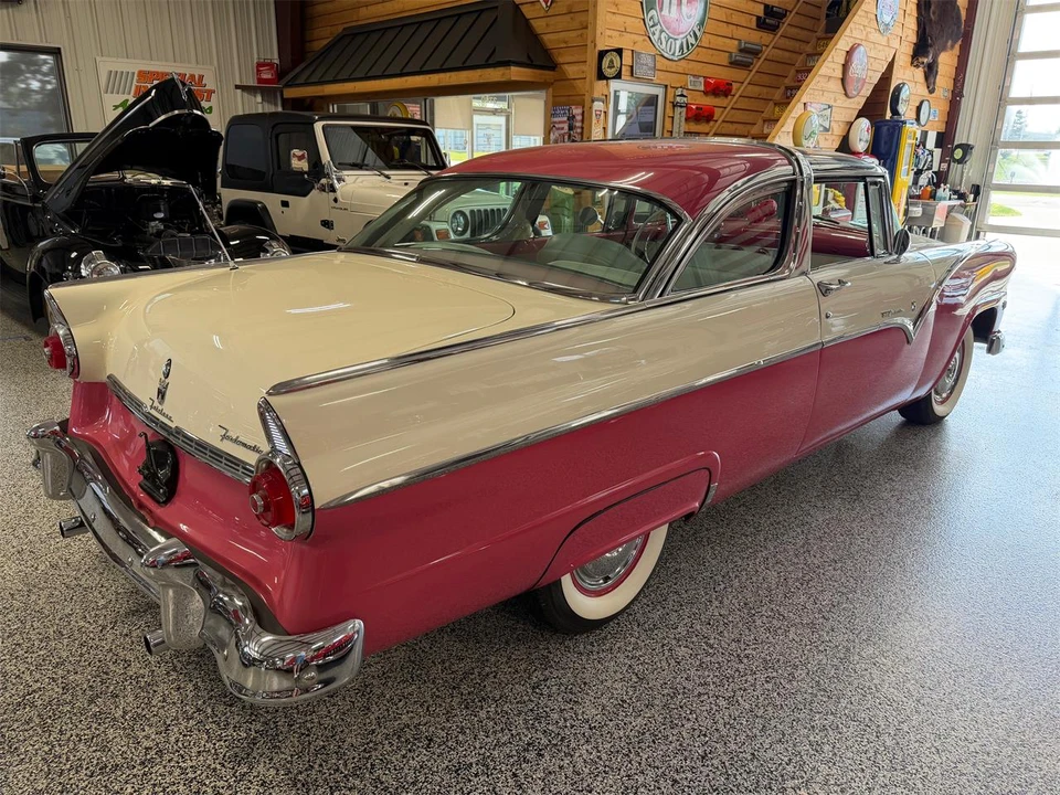 1955 Ford Crown Victoria - Image 24 of 31