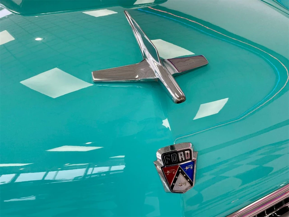 1955 Ford Customline - Image 17 of 31