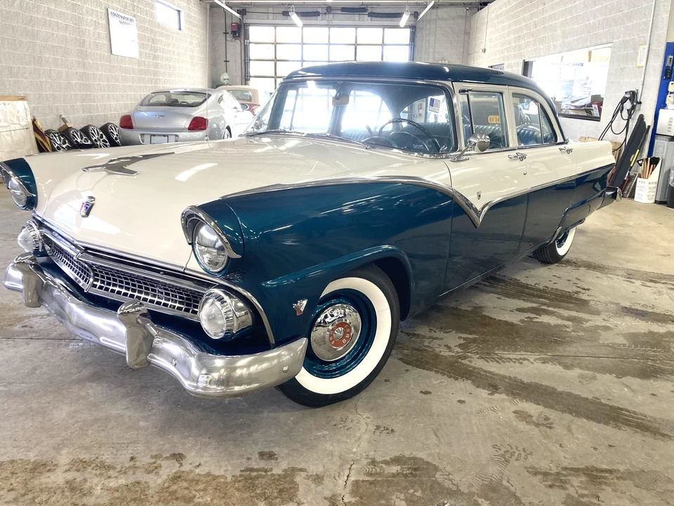 1955 Ford Customline - Image 2 of 31