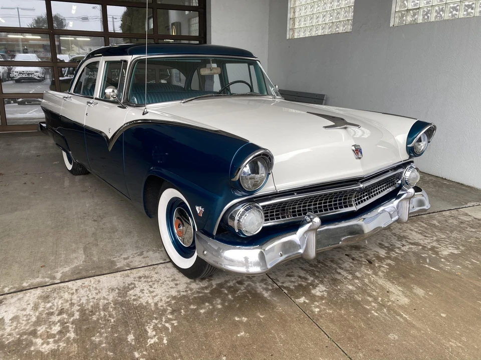 1955 Ford Customline - Image 13 of 31