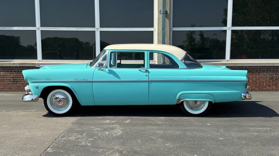 1955 Ford Customline - Image 2 of 10