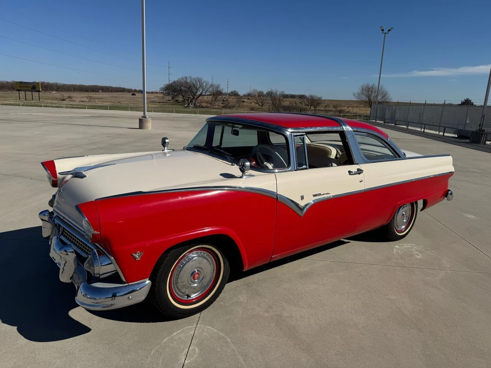 1955 Ford Fairlane 1st Gen - Image 4 of 31