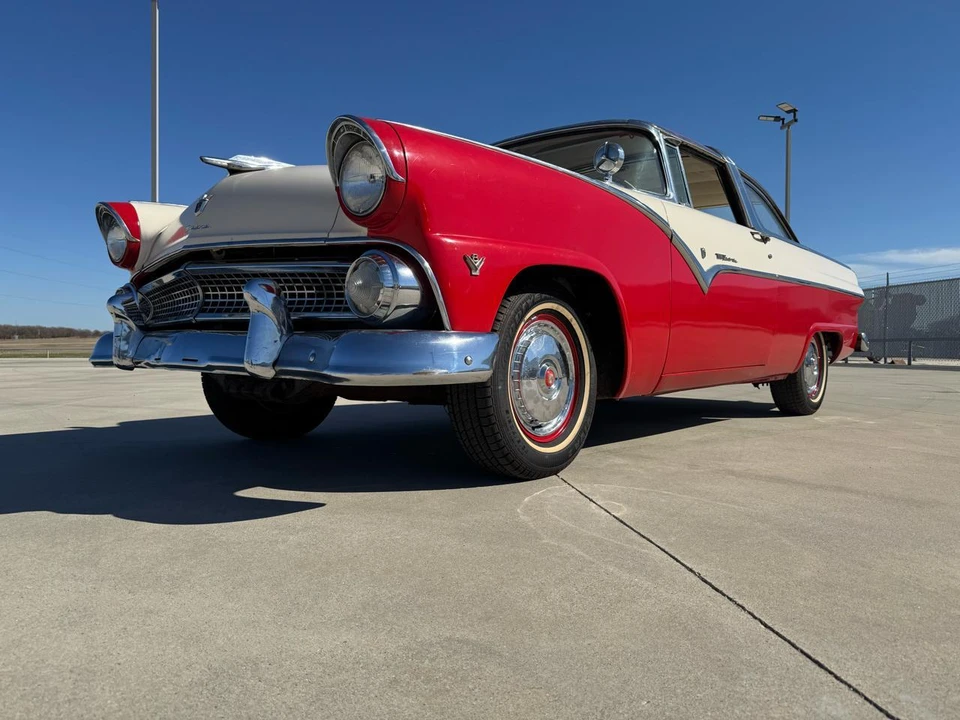 1955 Ford Fairlane 1st Gen - Image 3 of 31