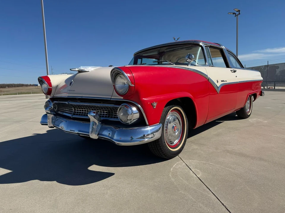 1955 Ford Fairlane 1st Gen - Image 2 of 31