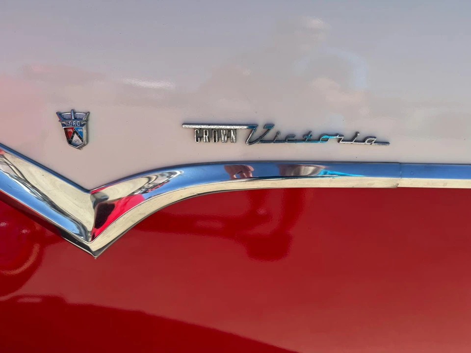 1955 Ford Fairlane 1st Gen - Image 29 of 31