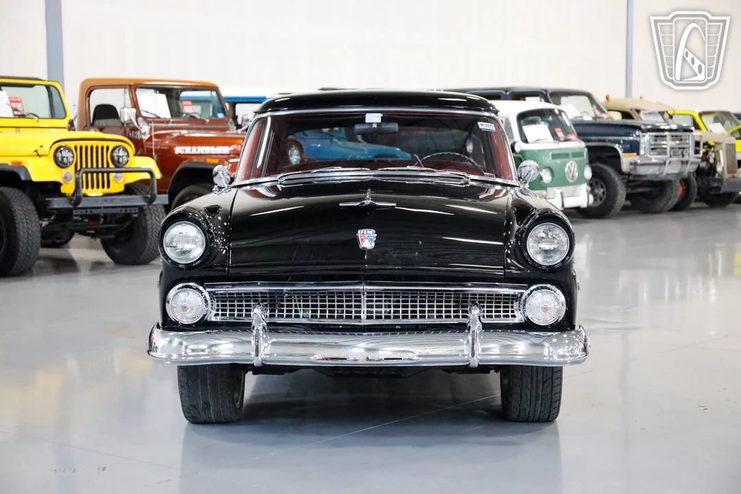 1955 Ford Fairlane 1st Gen - Image 5 of 12