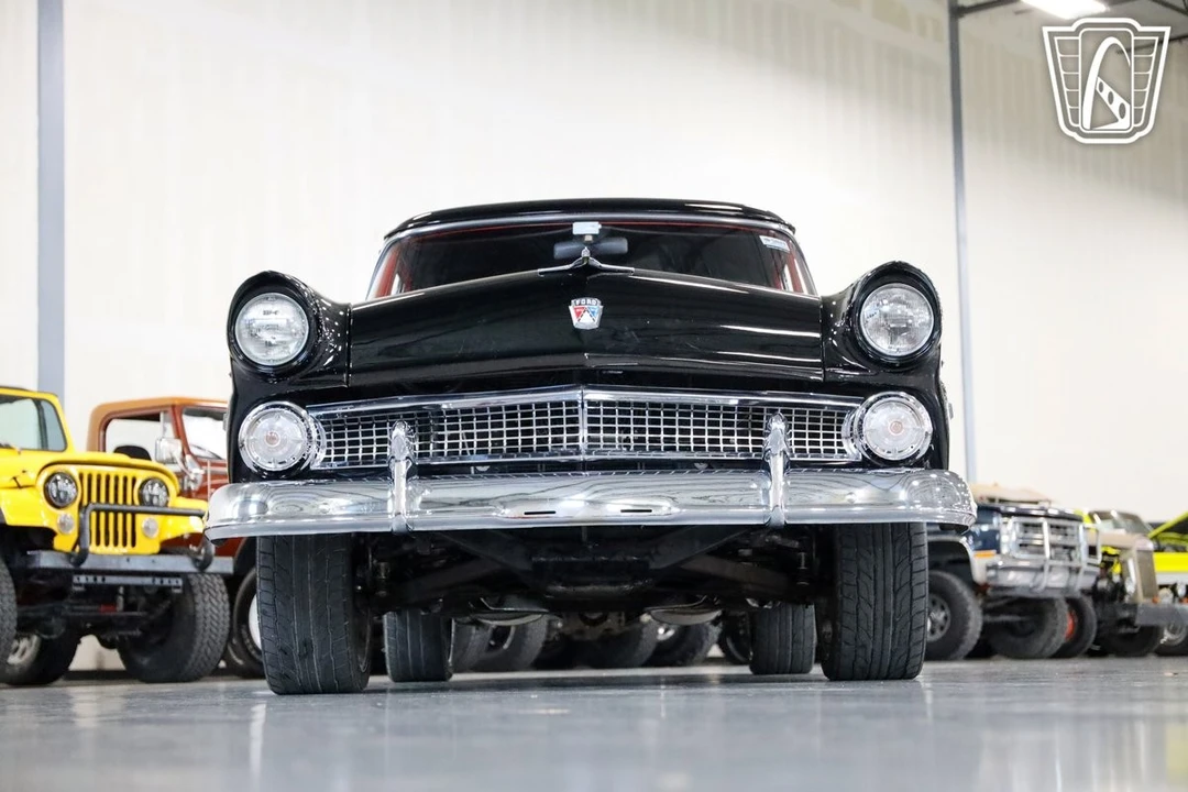 1955 Ford Fairlane 1st Gen - Image 6 of 12