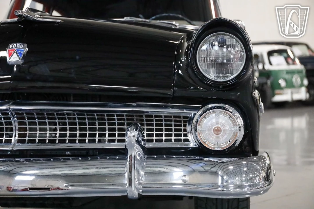 1955 Ford Fairlane 1st Gen - Image 10 of 12
