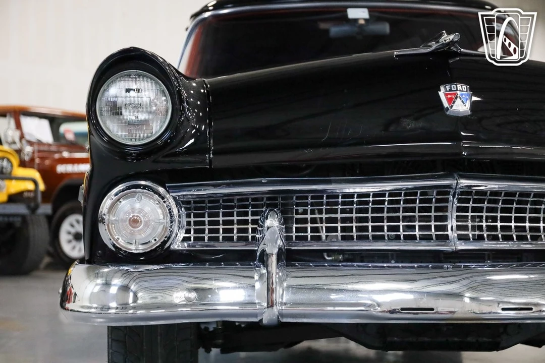 1955 Ford Fairlane 1st Gen - Image 9 of 12
