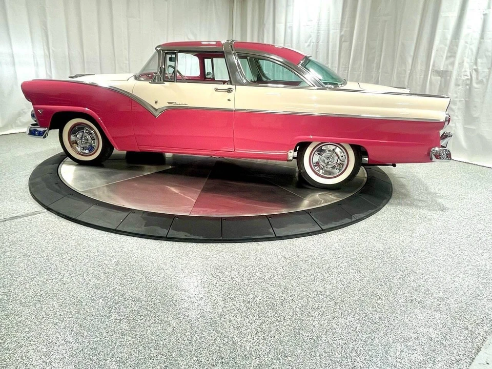 1955 Ford Fairlane 1st Gen - Image 23 of 31