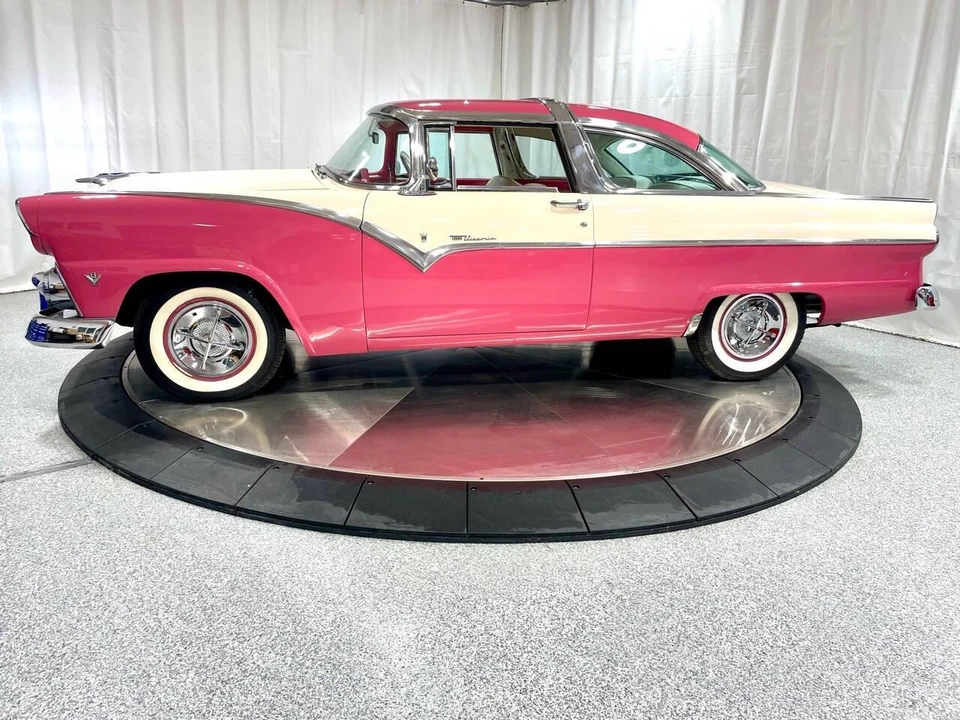 1955 Ford Fairlane 1st Gen - Image 24 of 31