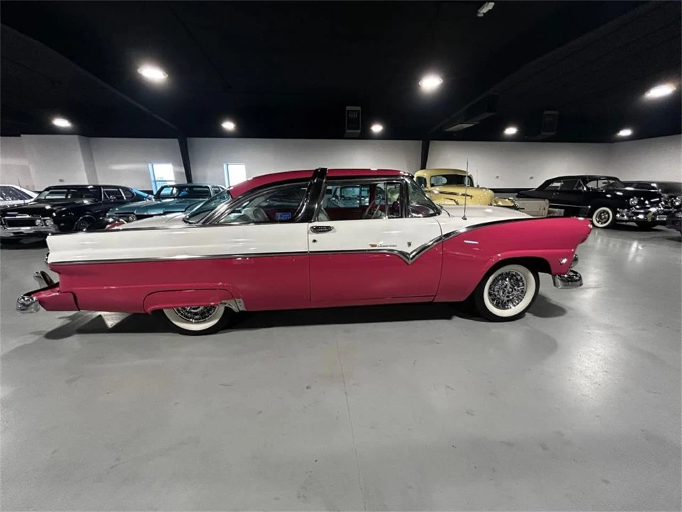 1955 Ford Fairlane 1st Gen - Image 28 of 31