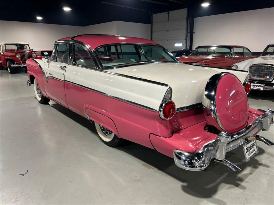 1955 Ford Fairlane 1st Gen - Image 19 of 31
