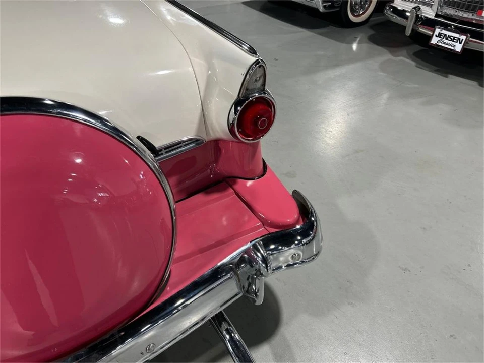 1955 Ford Fairlane 1st Gen - Image 23 of 31