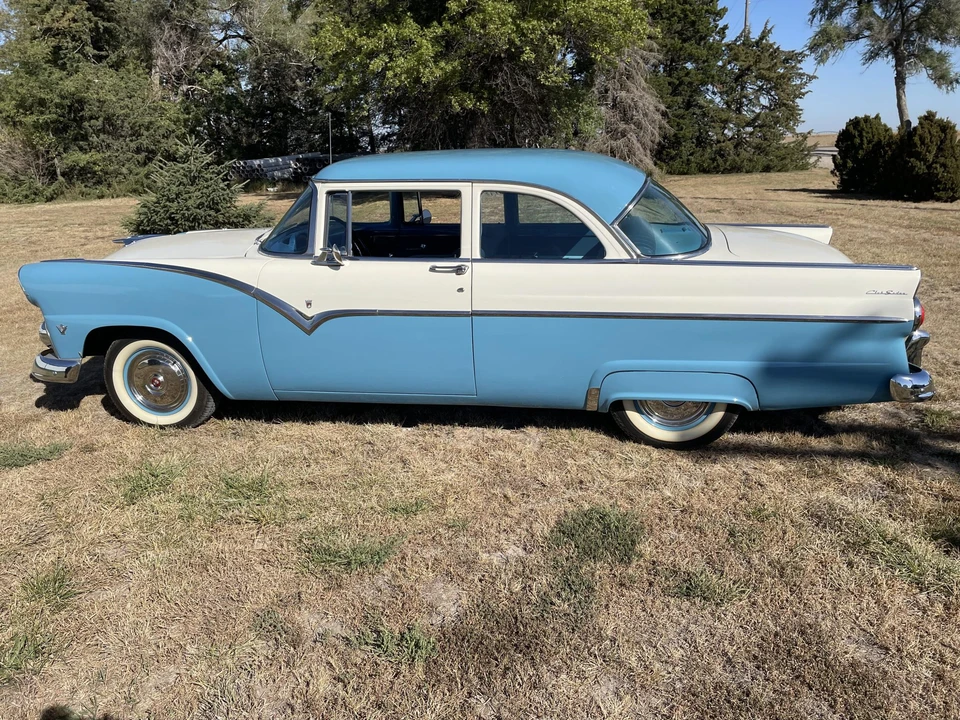 1955 Ford Fairlane 1st Gen - Image 4 of 31