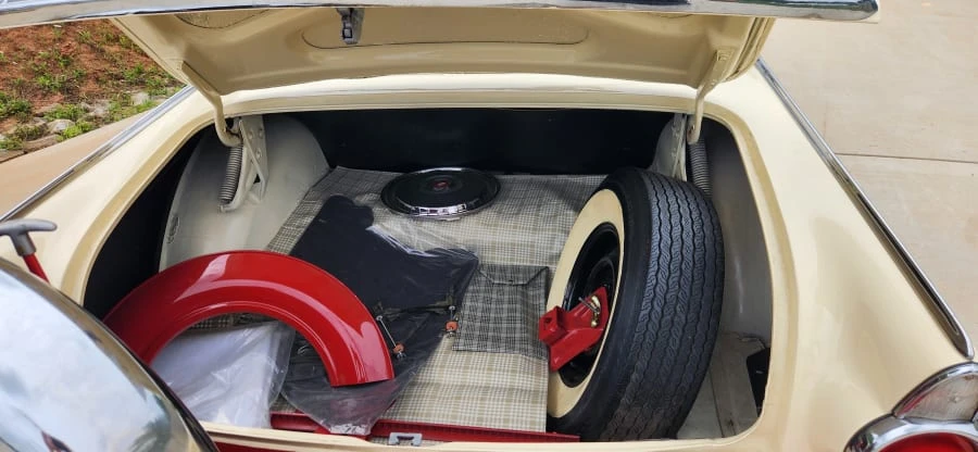 1955 Ford Fairlane 1st Gen - Image 22 of 25