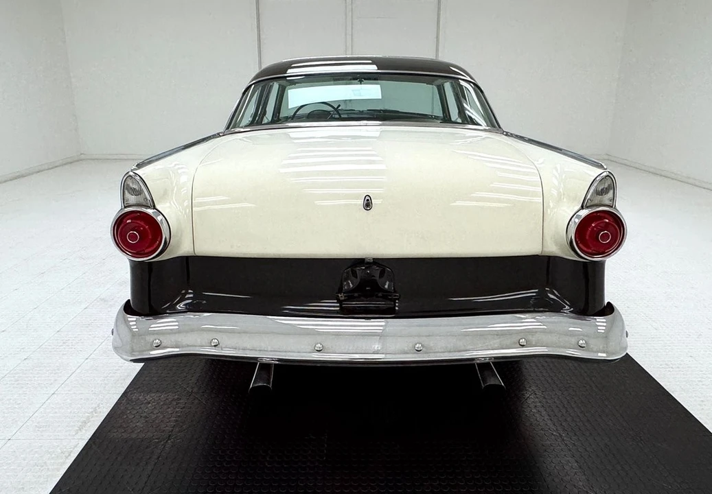 1955 Ford Fairlane 1st Gen - Image 4 of 31