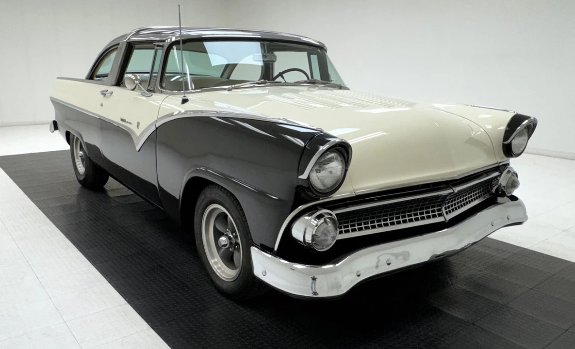 1955 Ford Fairlane 1st Gen - Image 7 of 31