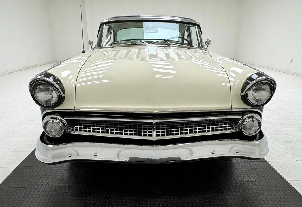 1955 Ford Fairlane 1st Gen - Image 8 of 31