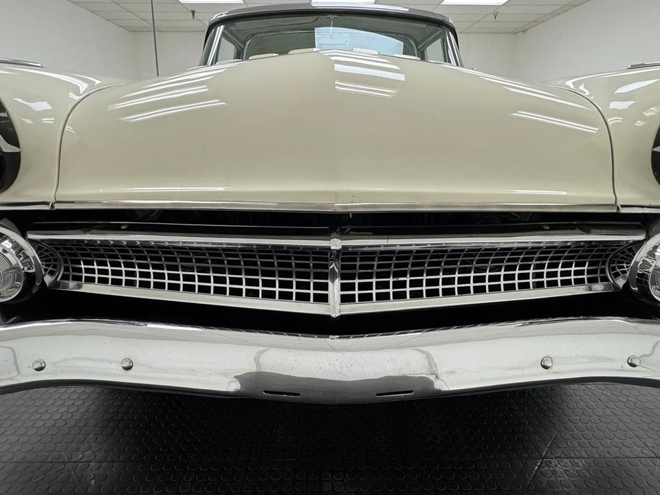 1955 Ford Fairlane 1st Gen - Image 9 of 31