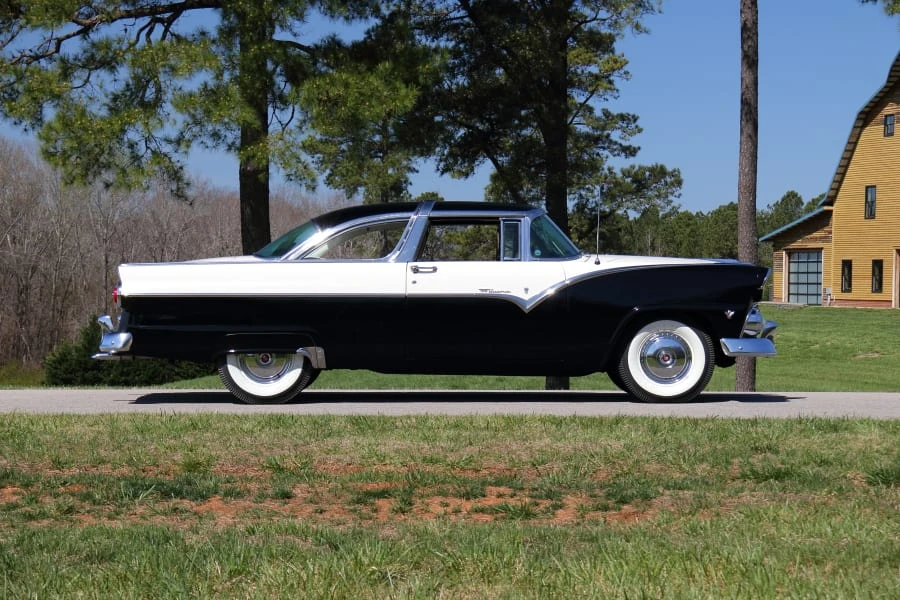 1955 Ford Fairlane 1st Gen - Image 17 of 31