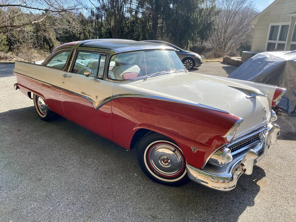 1955 Ford Fairlane 1st Gen - Image 27 of 31
