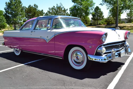 1955 Ford Fairlane Crown Victoria Skyliner