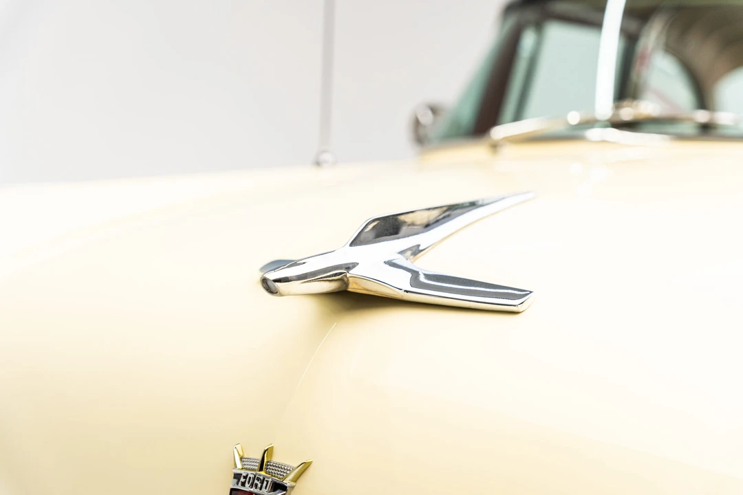 1955 Ford Fairlane 1st Gen - Image 26 of 31