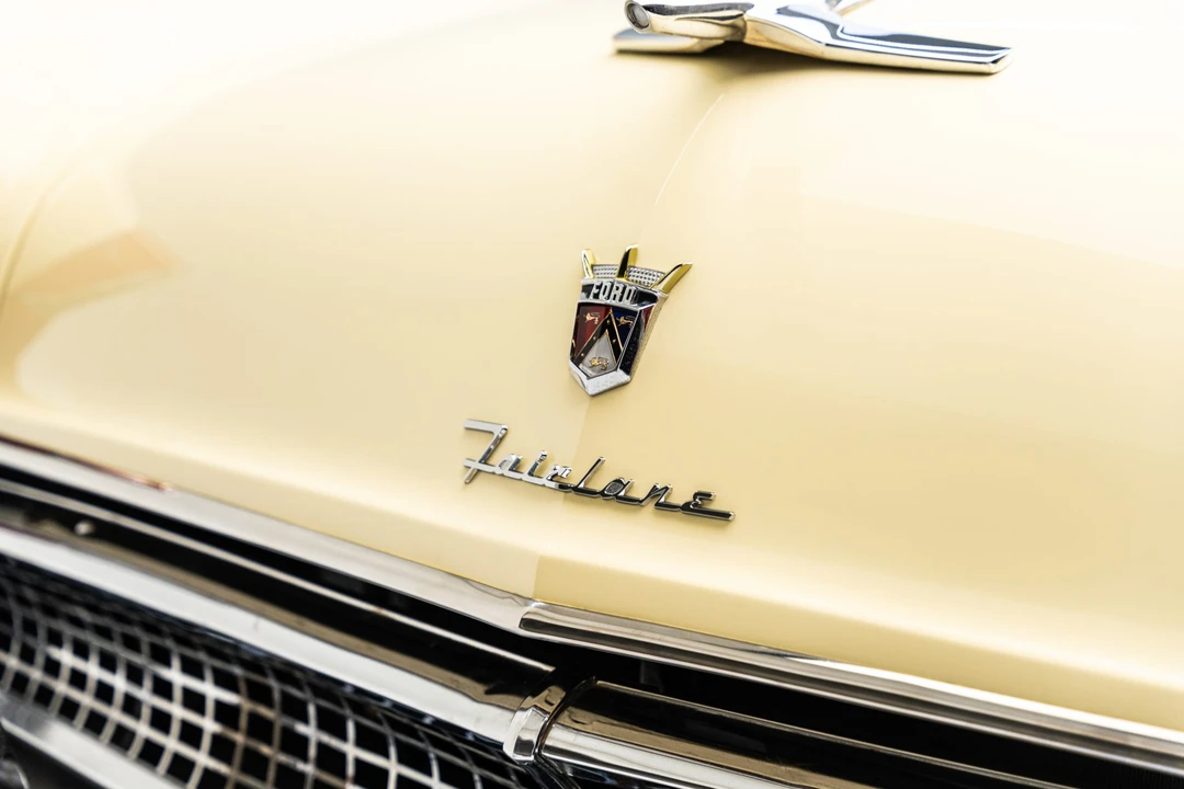 1955 Ford Fairlane 1st Gen - Image 24 of 31