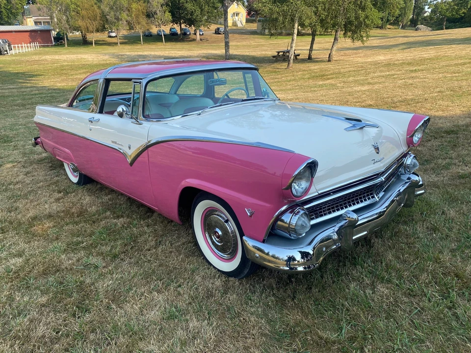 1955 Ford Fairlane 1st Gen - Image 21 of 31