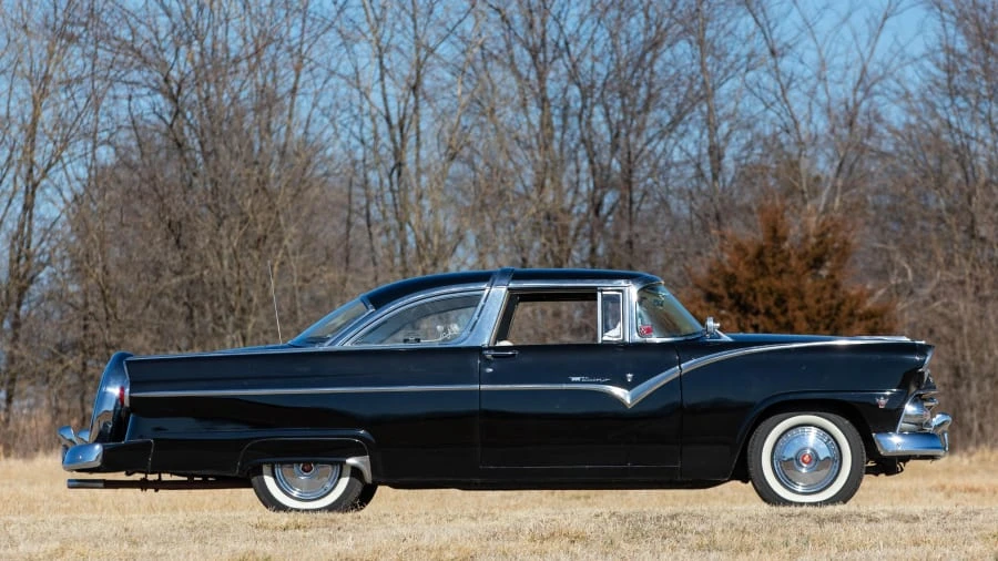 1955 Ford Fairlane 1st Gen - Image 8 of 15