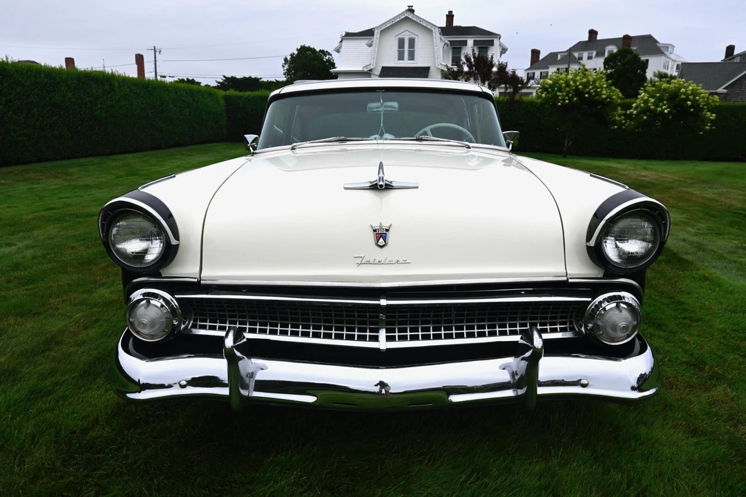 1955 Ford Fairlane 1st Gen - Image 11 of 31