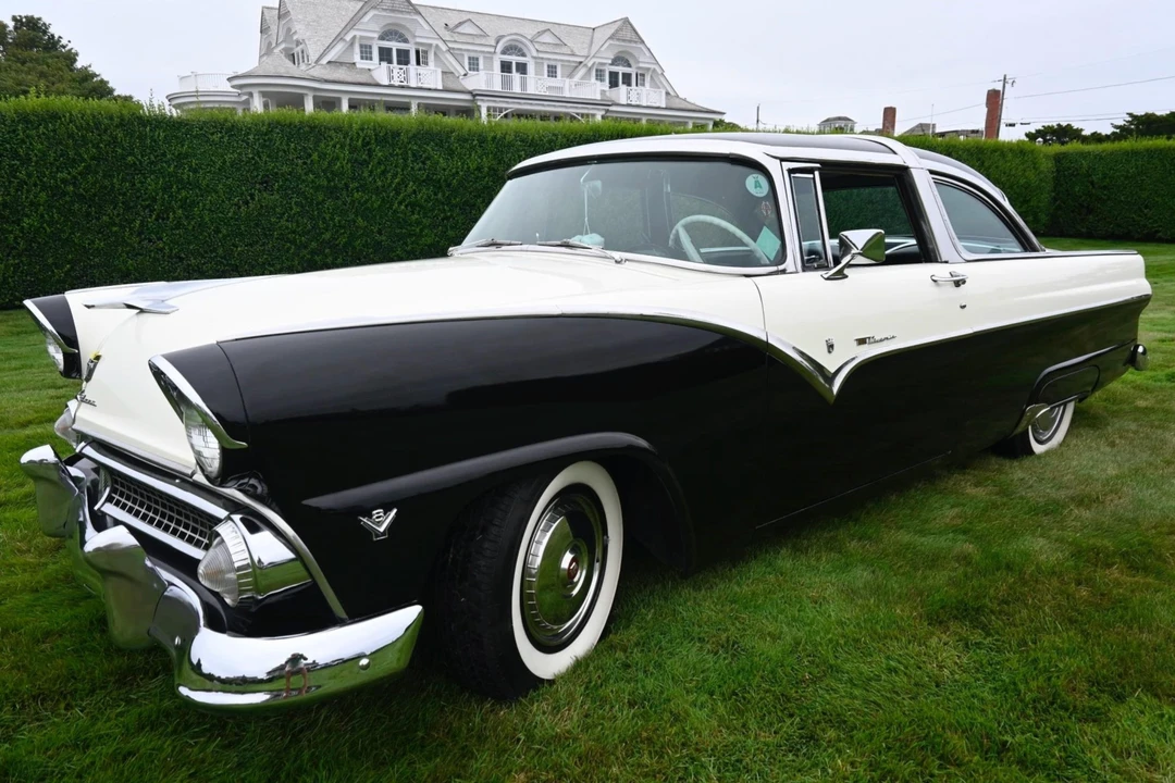 1955 Ford Fairlane 1st Gen - Image 3 of 31